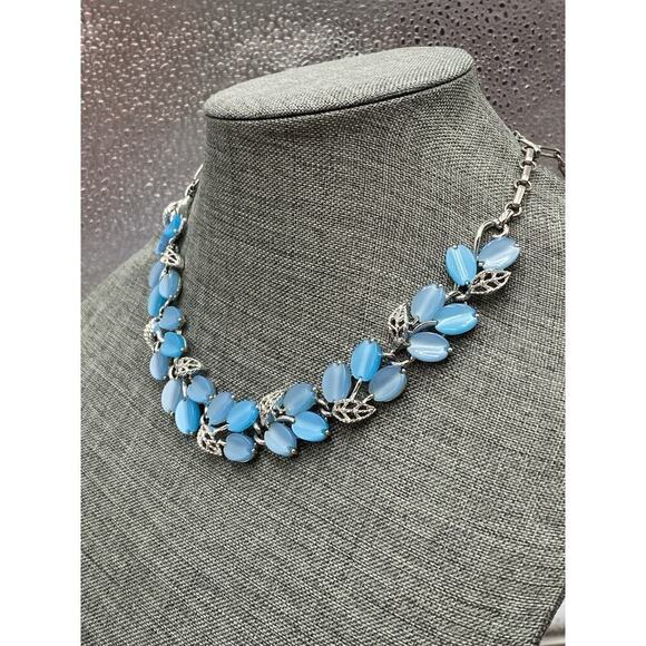 Lisner Vintage Necklace Thermoset Blue 19.5 Signed Hook Clasp Estate - Picture 3 of 10